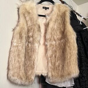 KLD Faux Fur Vest in Cream and Tan SIZE small OFFERS WELCOMED